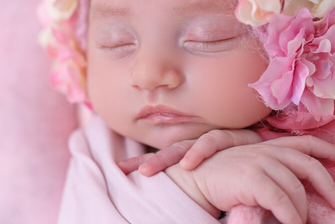 Ellie Grobler 28