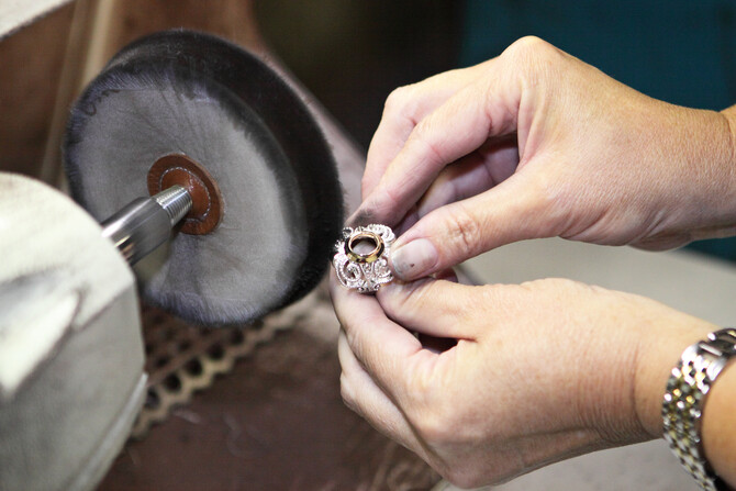 Altin Jewellers Gallery 5 30