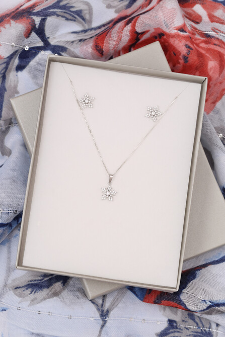 Carat Jewellers Gallery 3 23